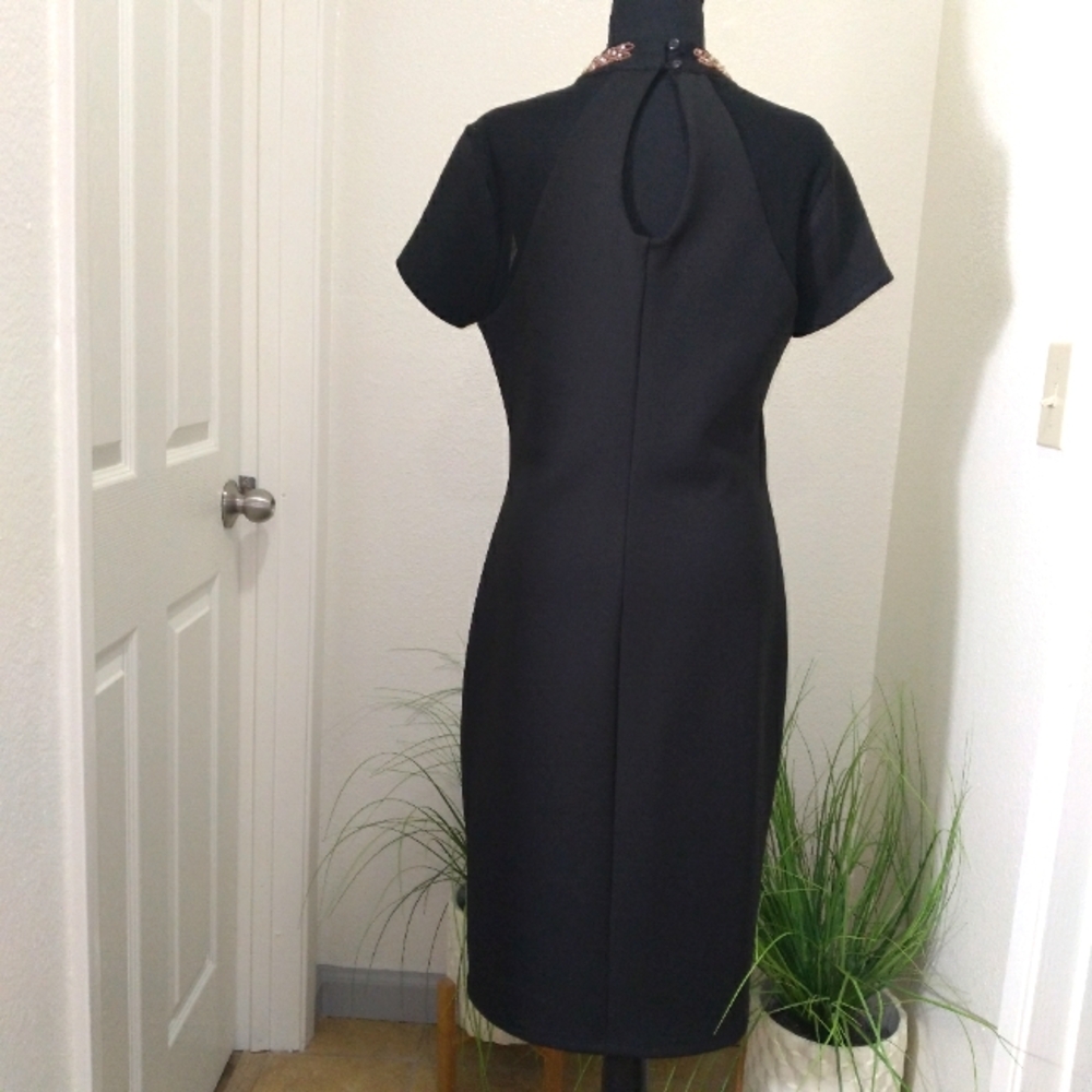 Enfocus Studio Black Midi Short Sleeve Dress with Embellished Neckline- Size 8 - Picture 10 of 12
